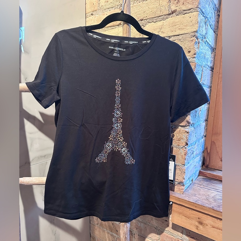 Karl Lagerfeld sparkled
Eiffel Tower T-shirt size smalll